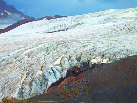 ледник на Эльбрусе летом